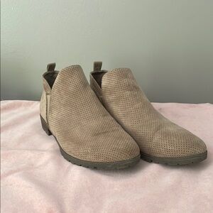 Dr. Scholl's Tan Ankle Booties with Suede Finish